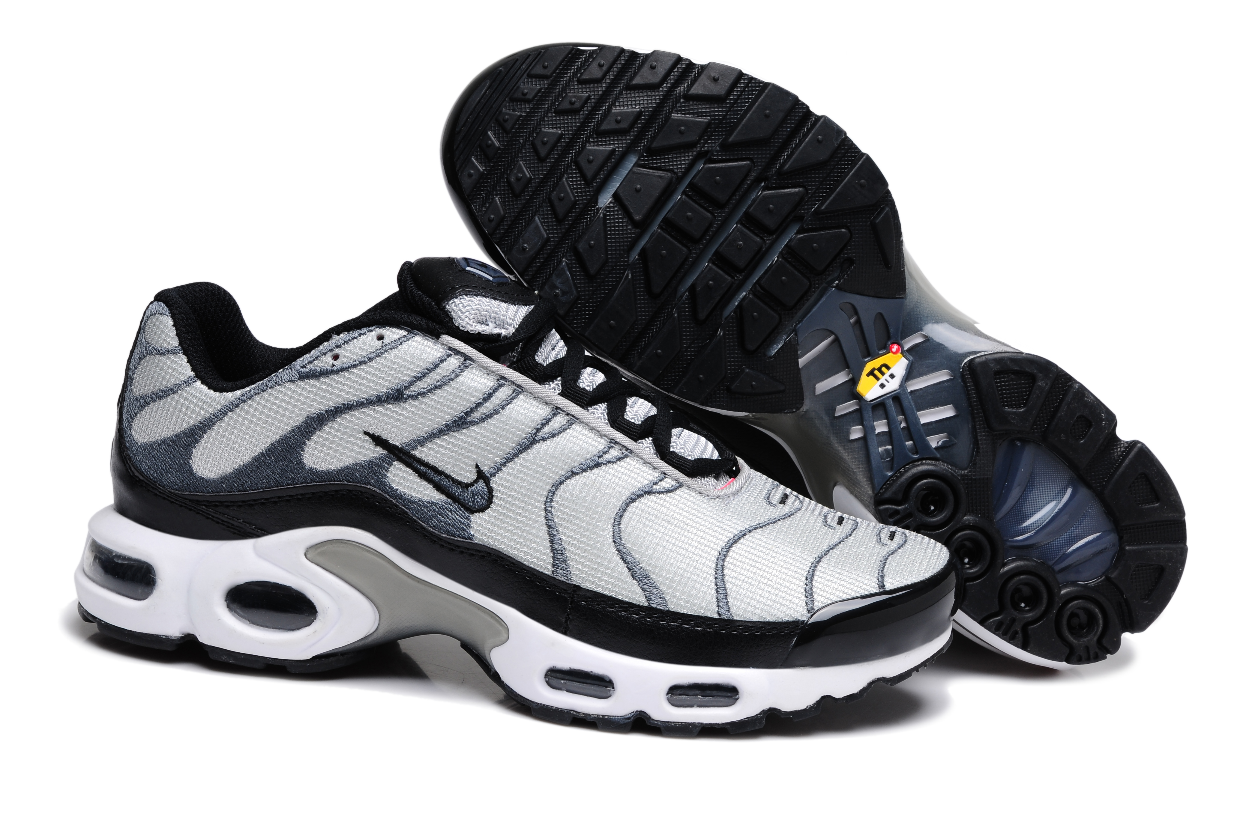 basquette nike tn pas cher basquette nike tn pas cher